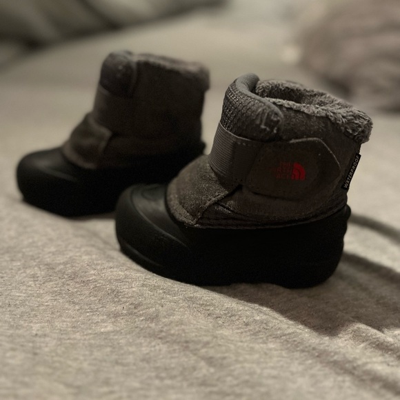 Northface toddler winter boots - Picture 2 of 5